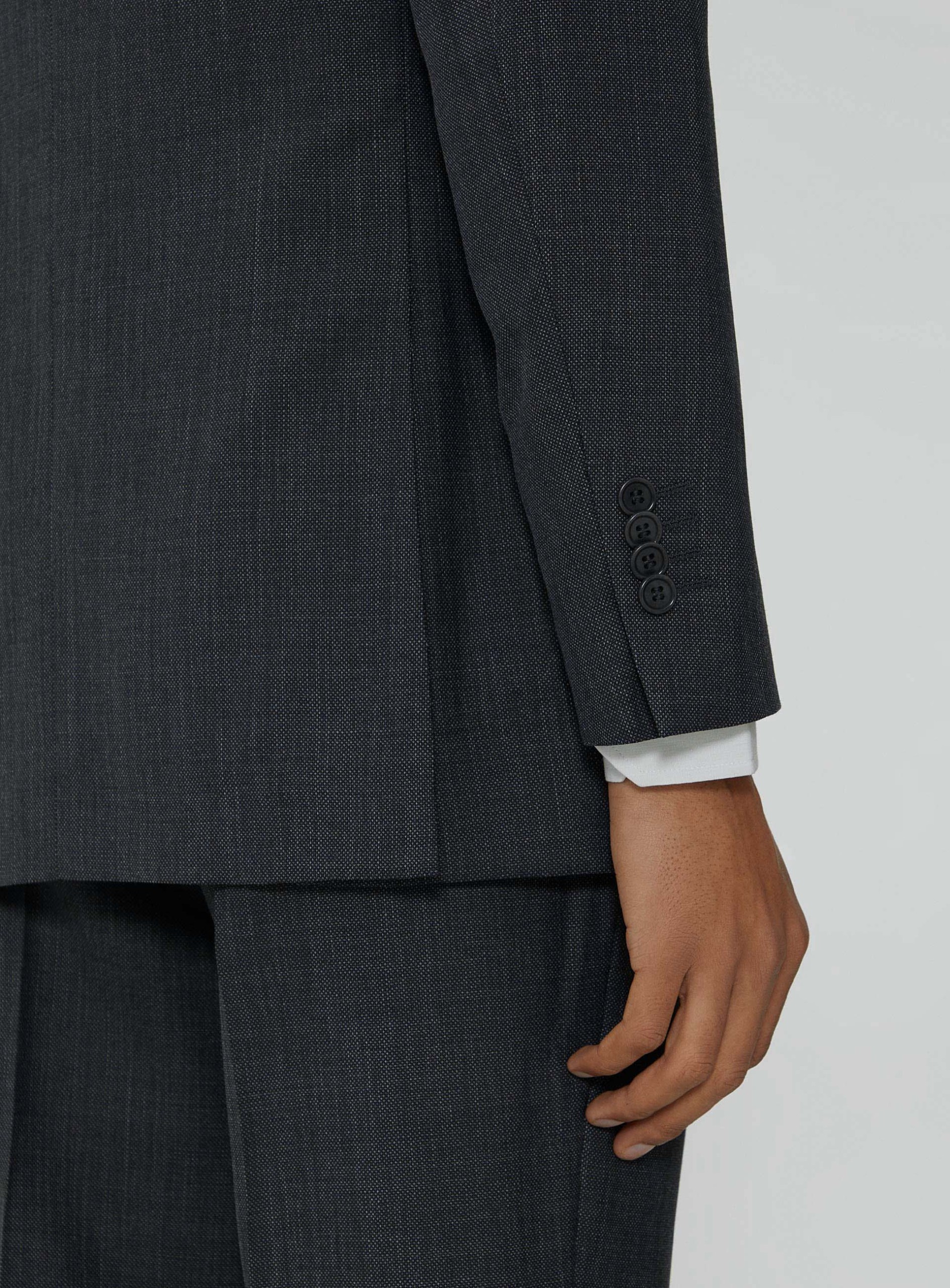 Traje clásico de micropatrón