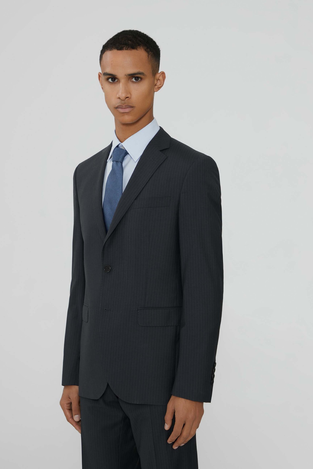 Traje entallado