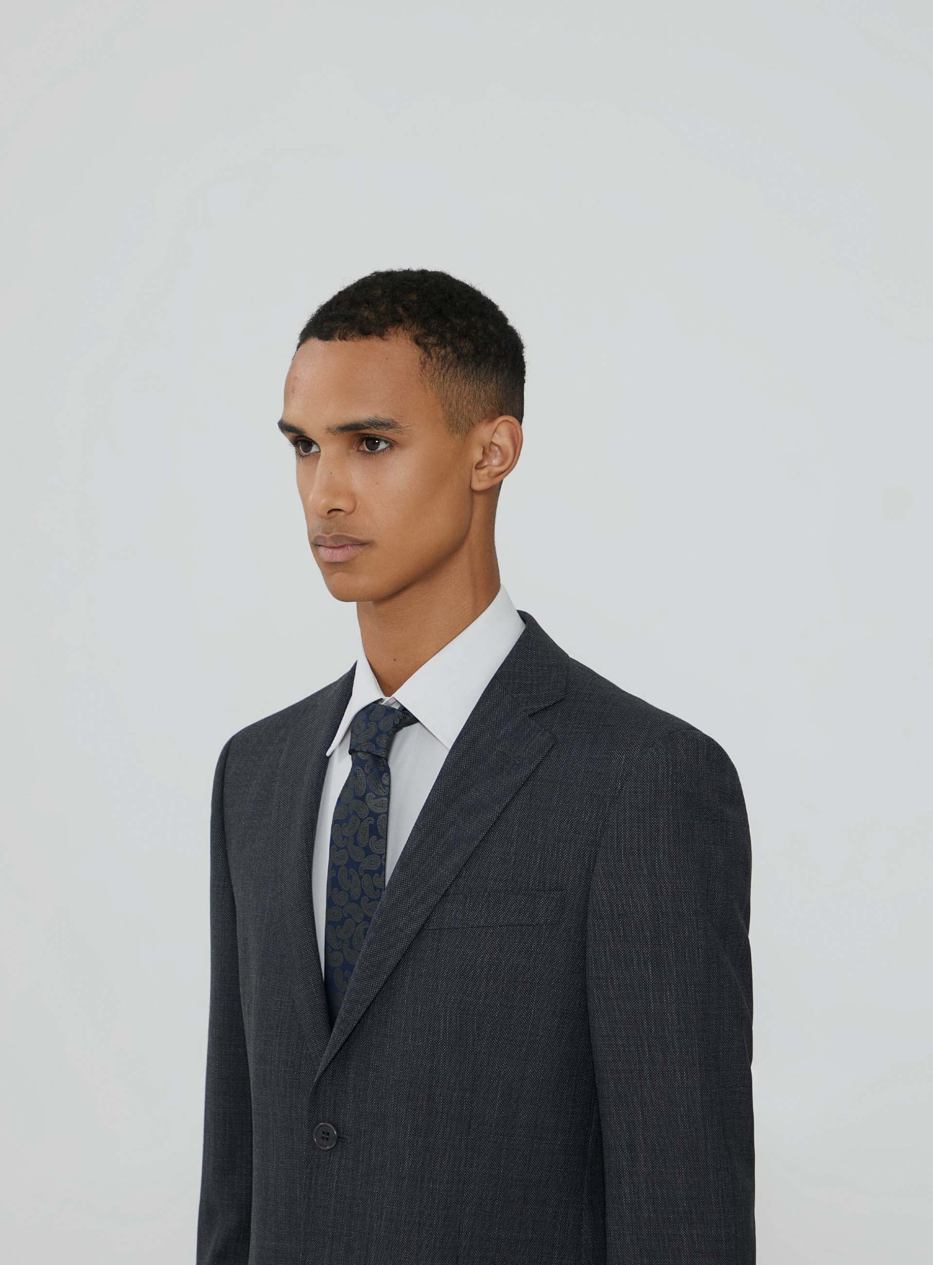 Traje clásico de micropatrón