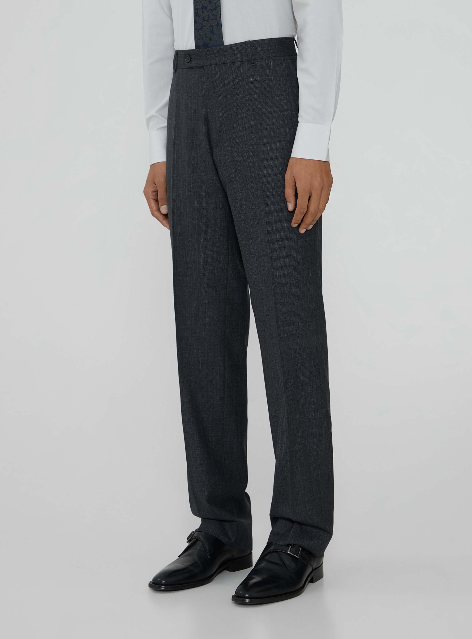 Traje clásico de micropatrón