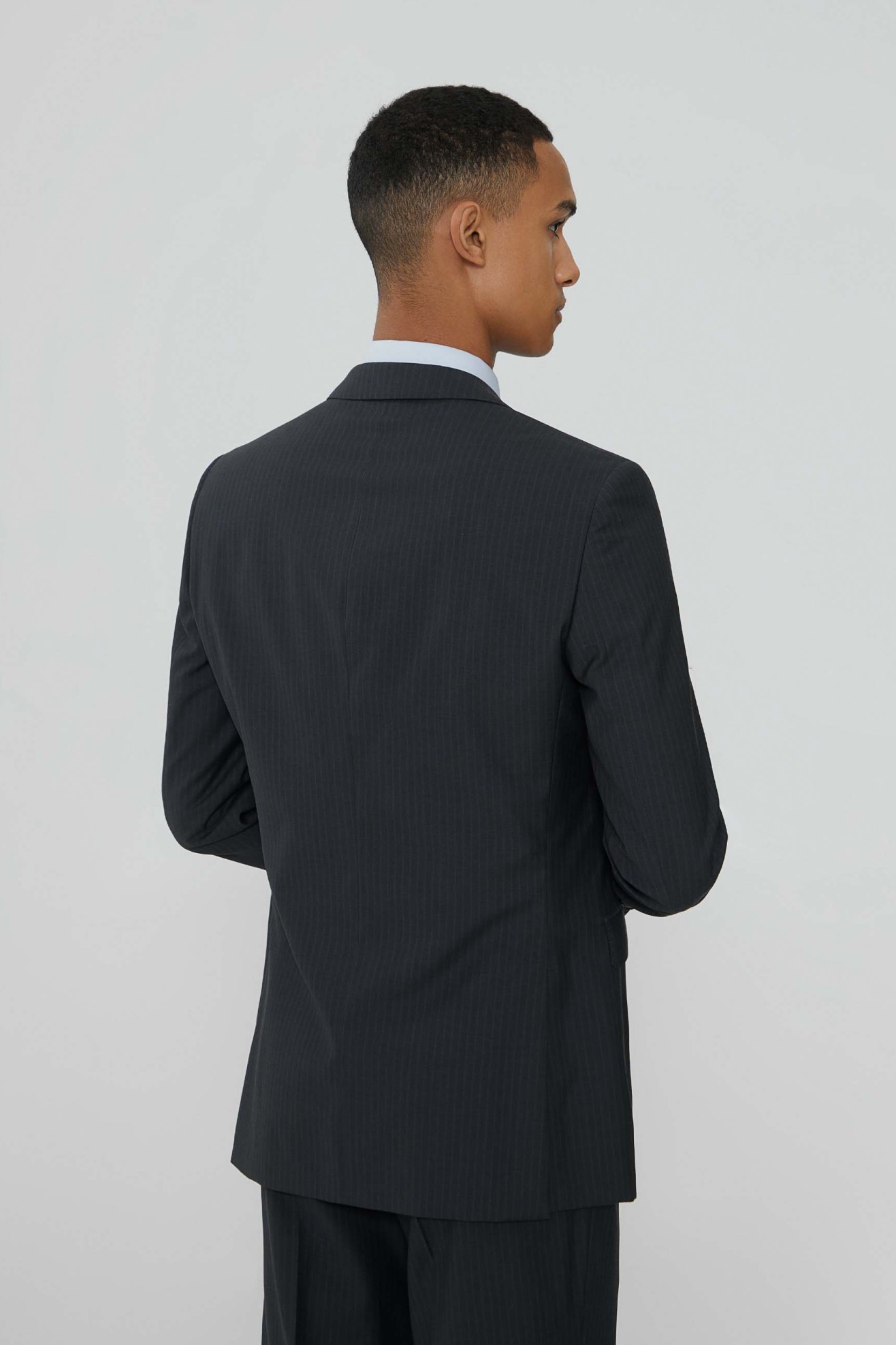Traje entallado
