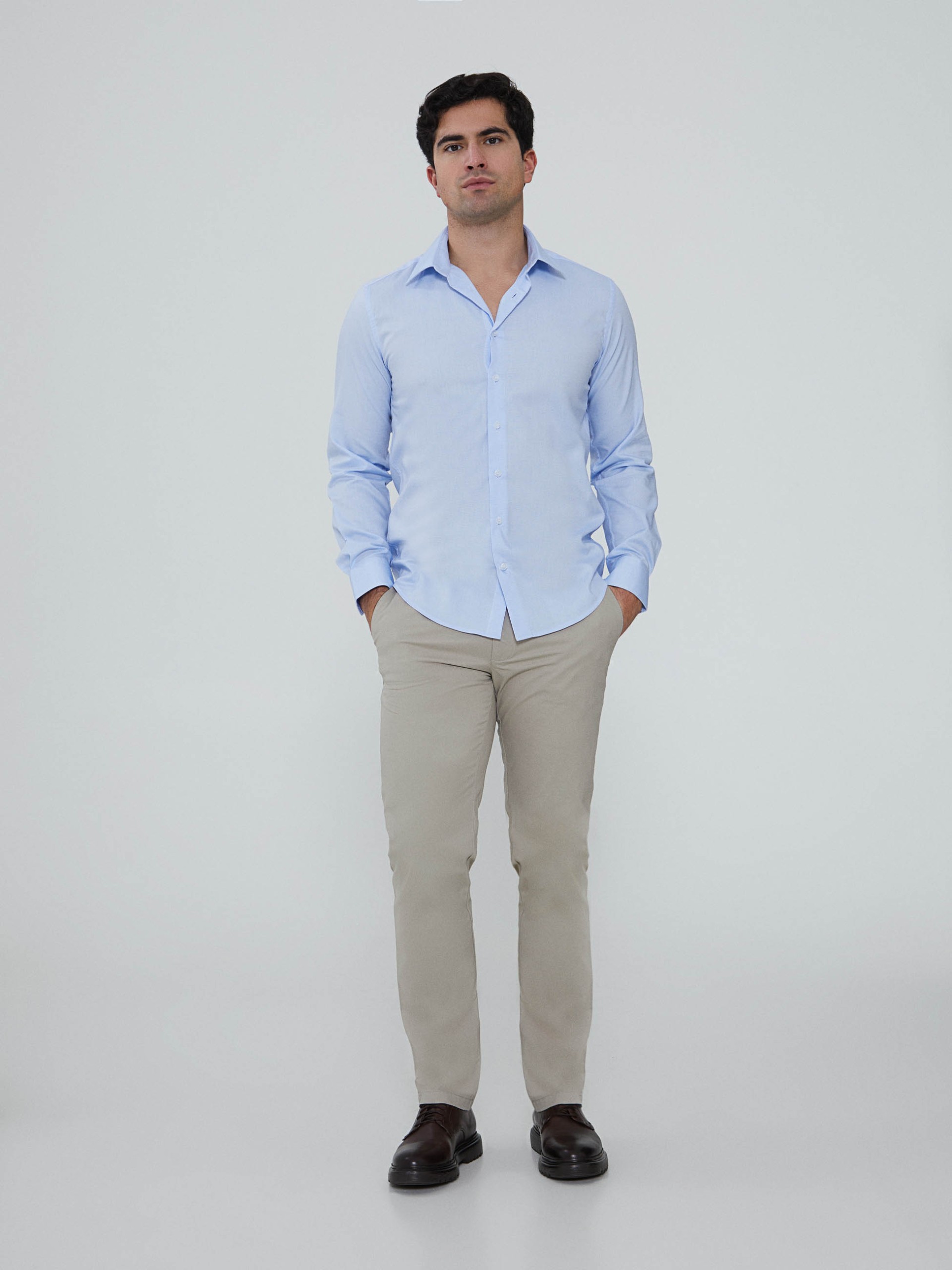 Camisa clásica ajustada