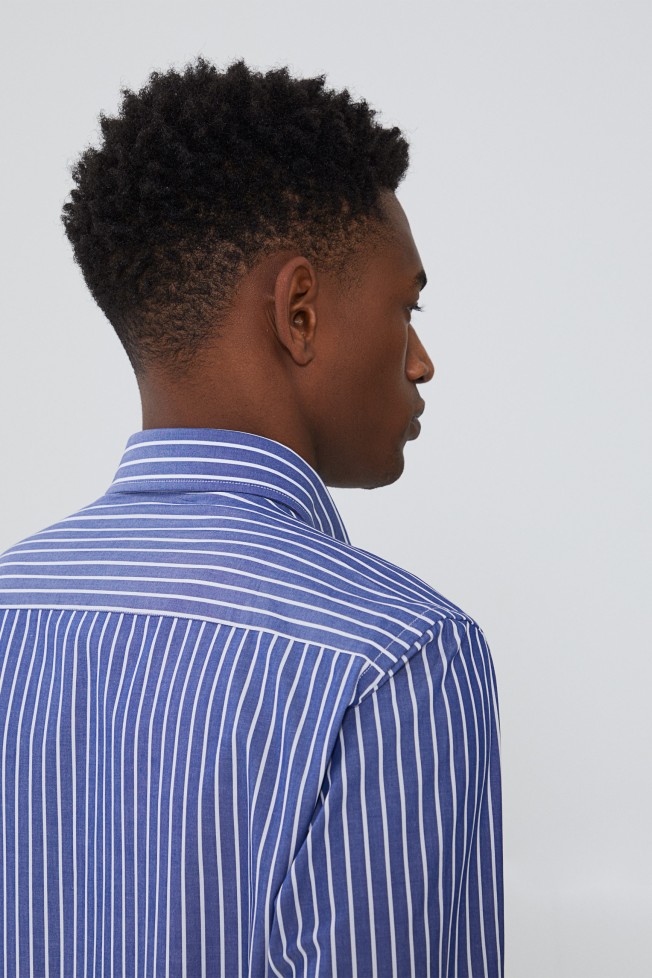 Camisa slim fit às riscas Camisa slim fit às riscas