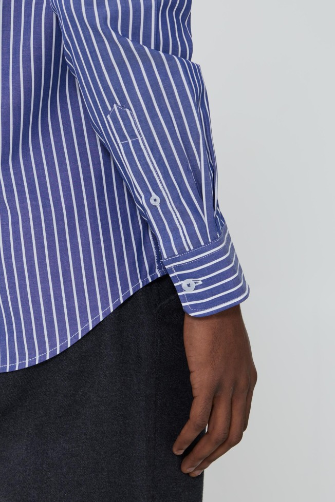 Camisa slim fit às riscas Camisa slim fit às riscas