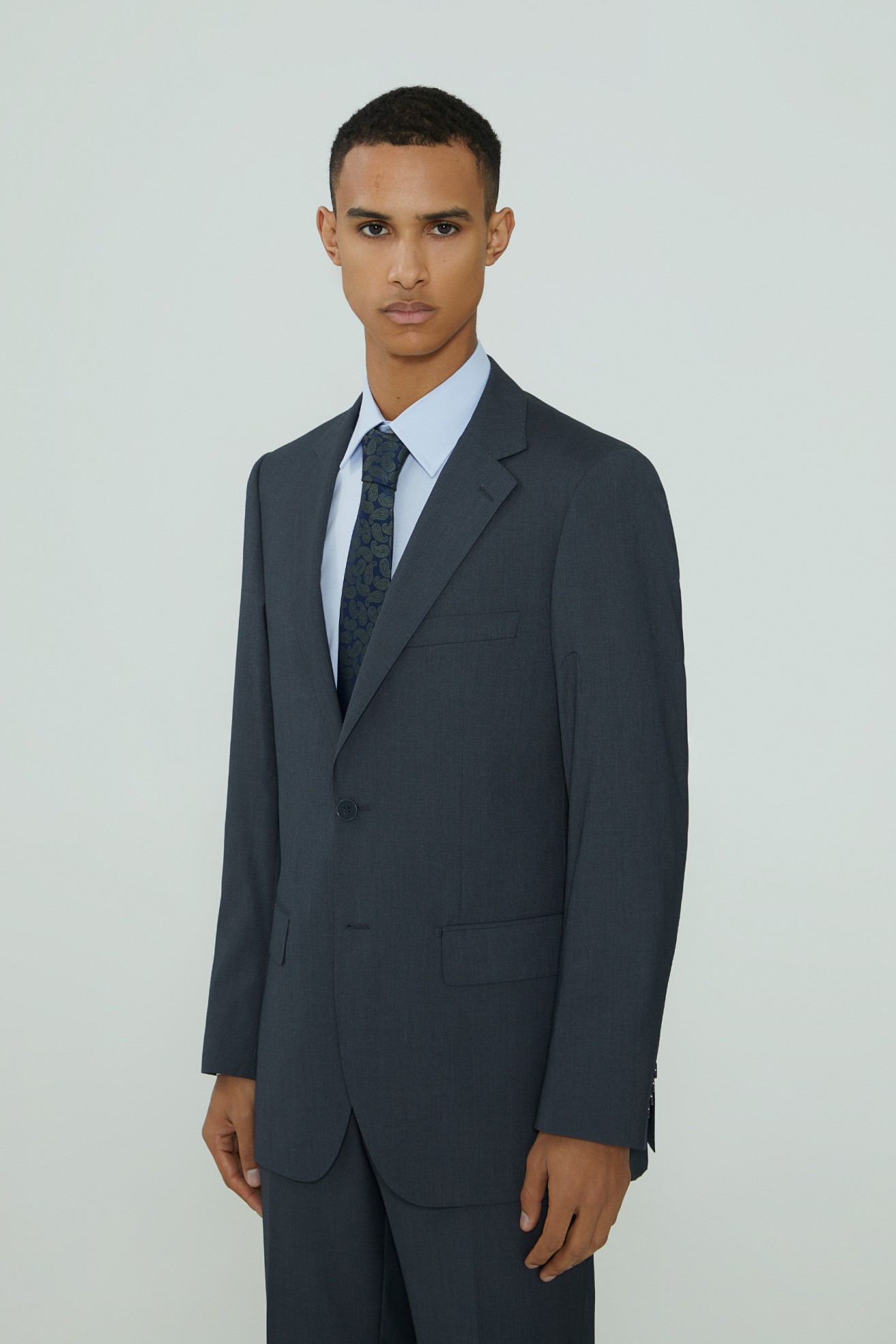 Traje slim fit clásico