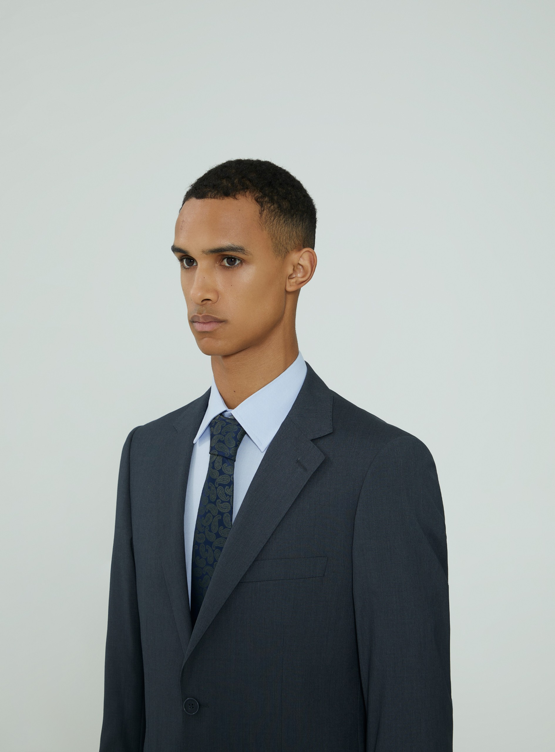 Traje slim fit clásico