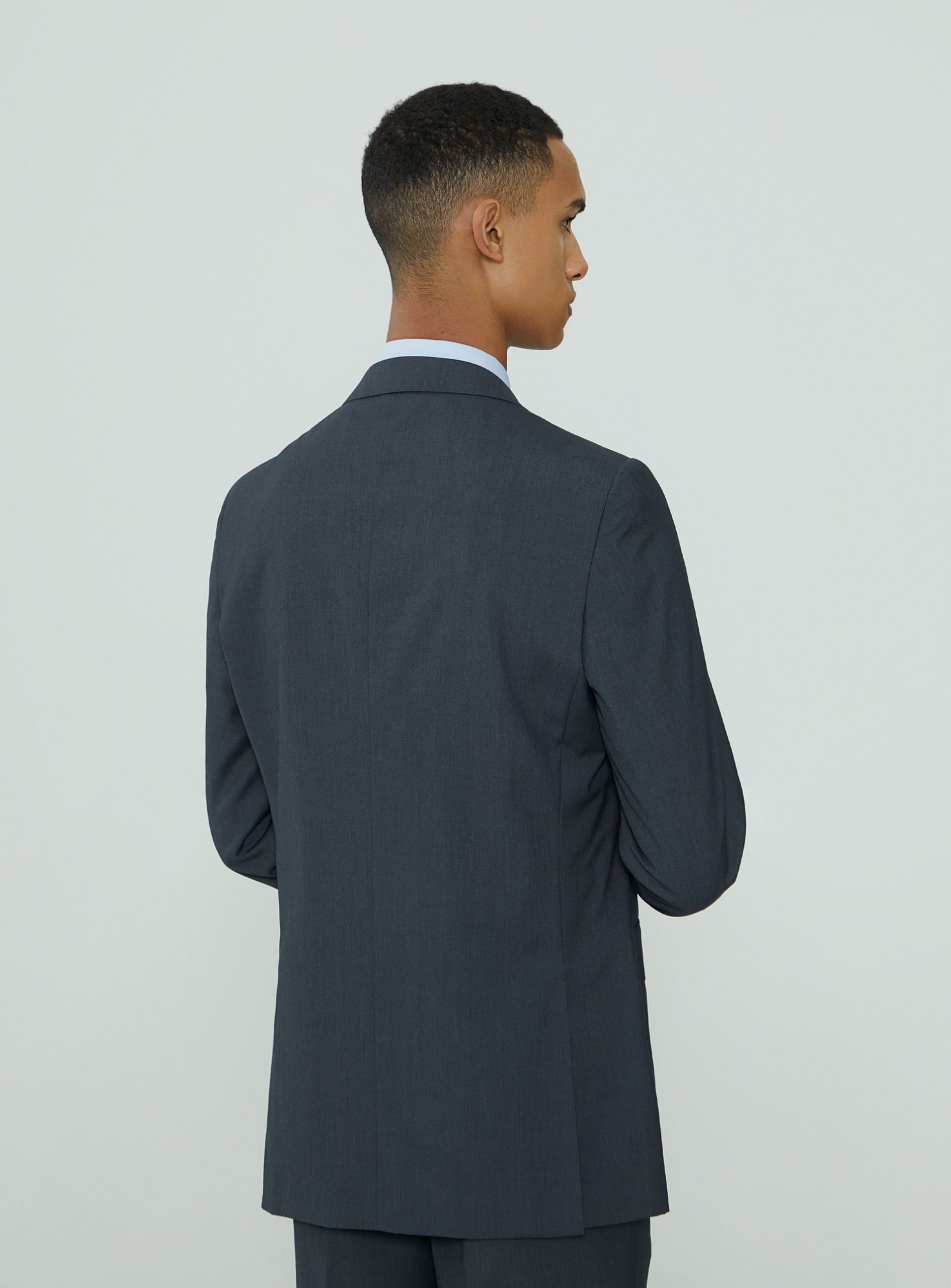 Traje slim fit clásico