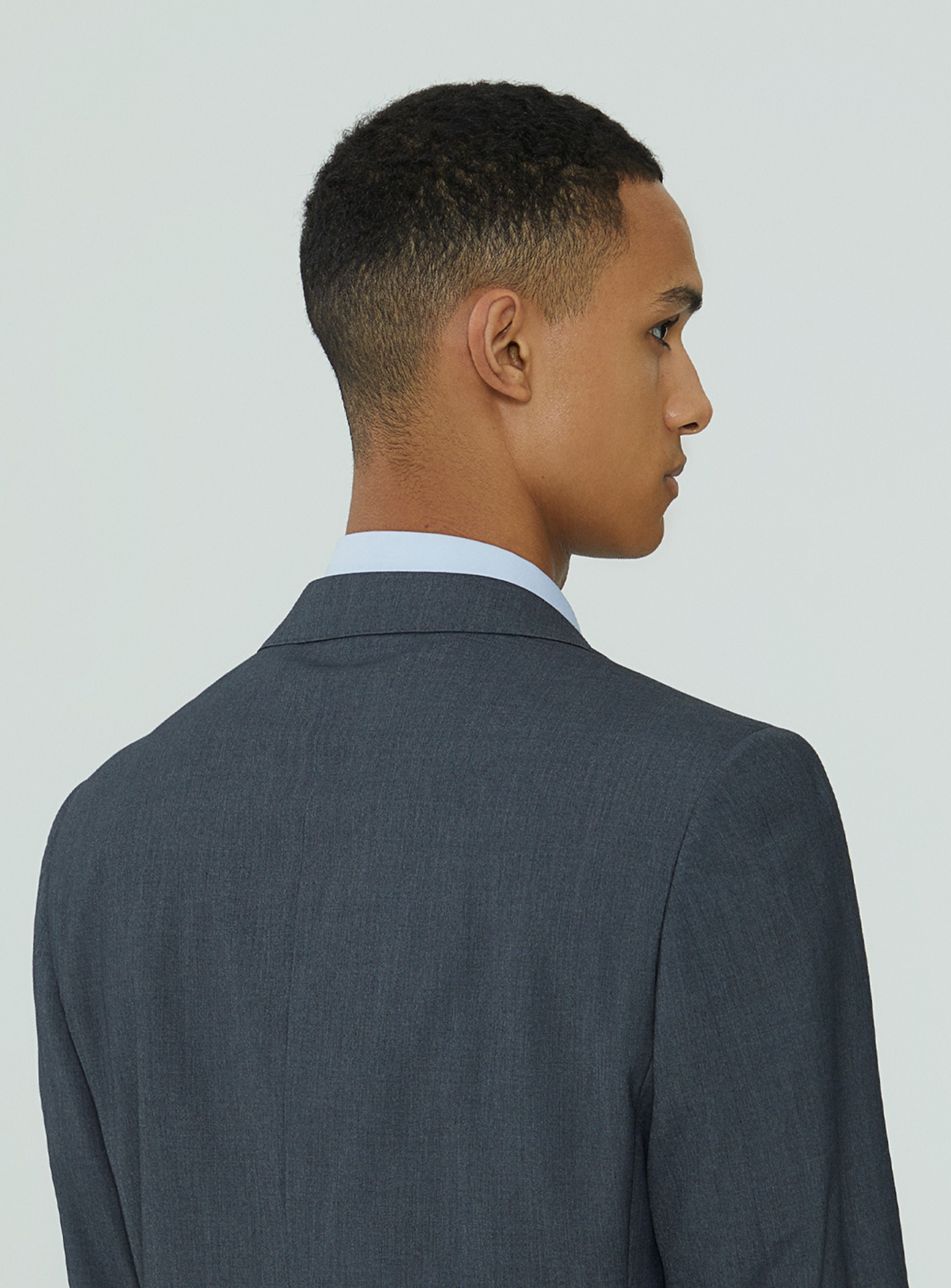 Traje slim fit clásico