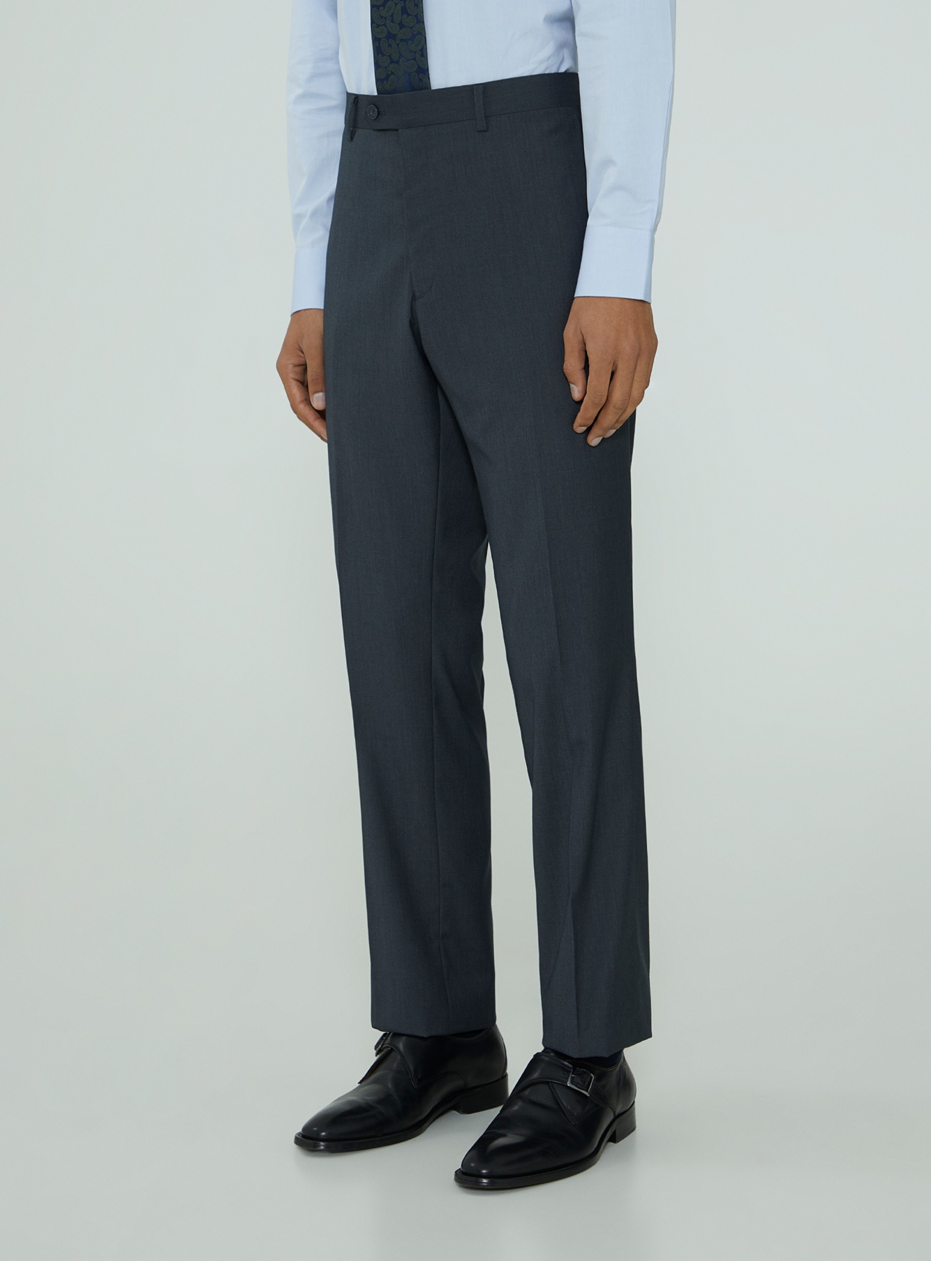 Traje slim fit clásico