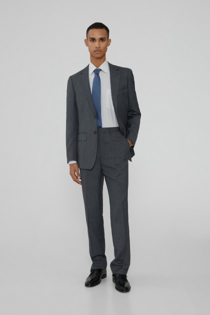 Tailored fit suit