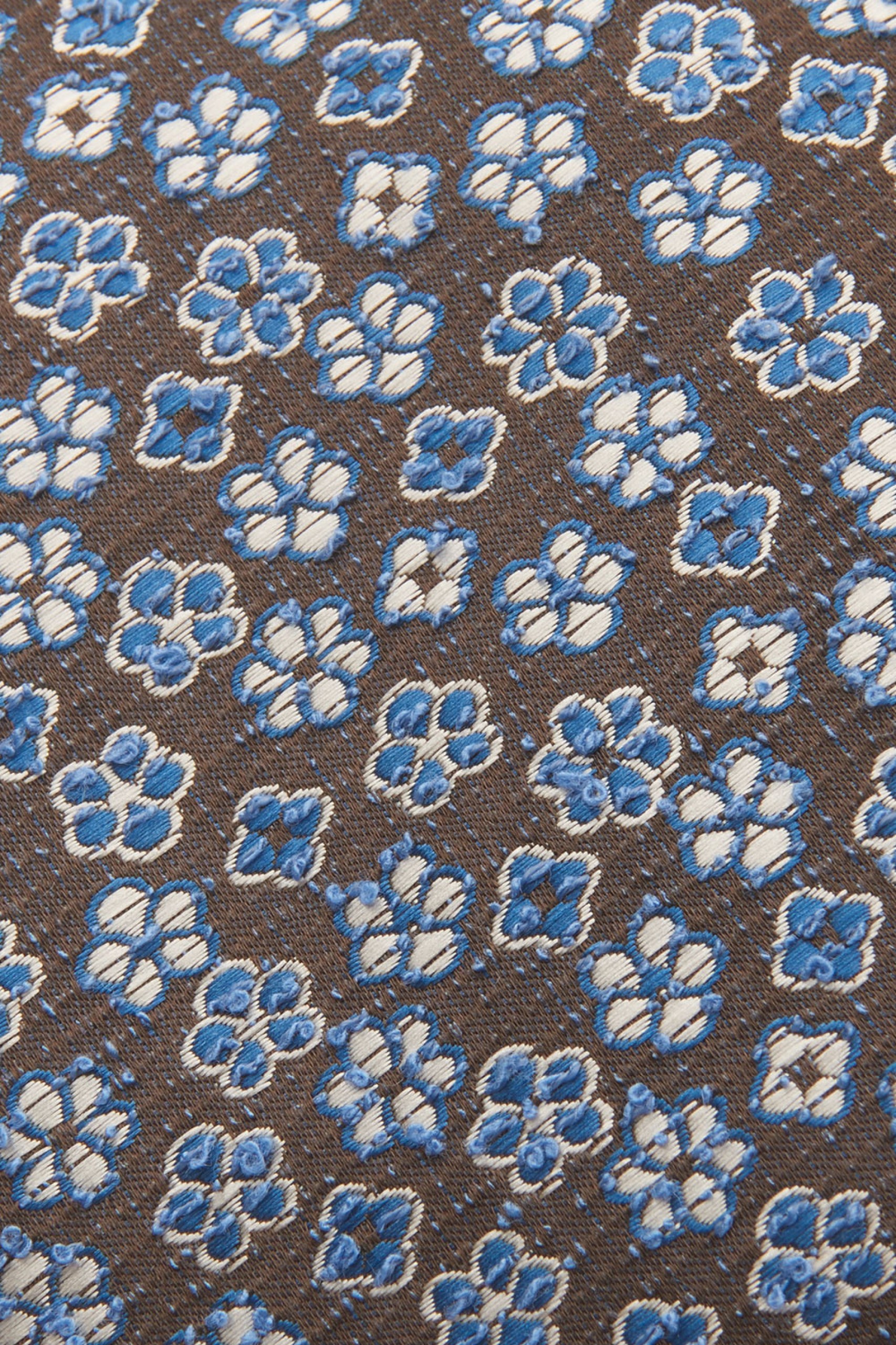 Corbata con motivos florales