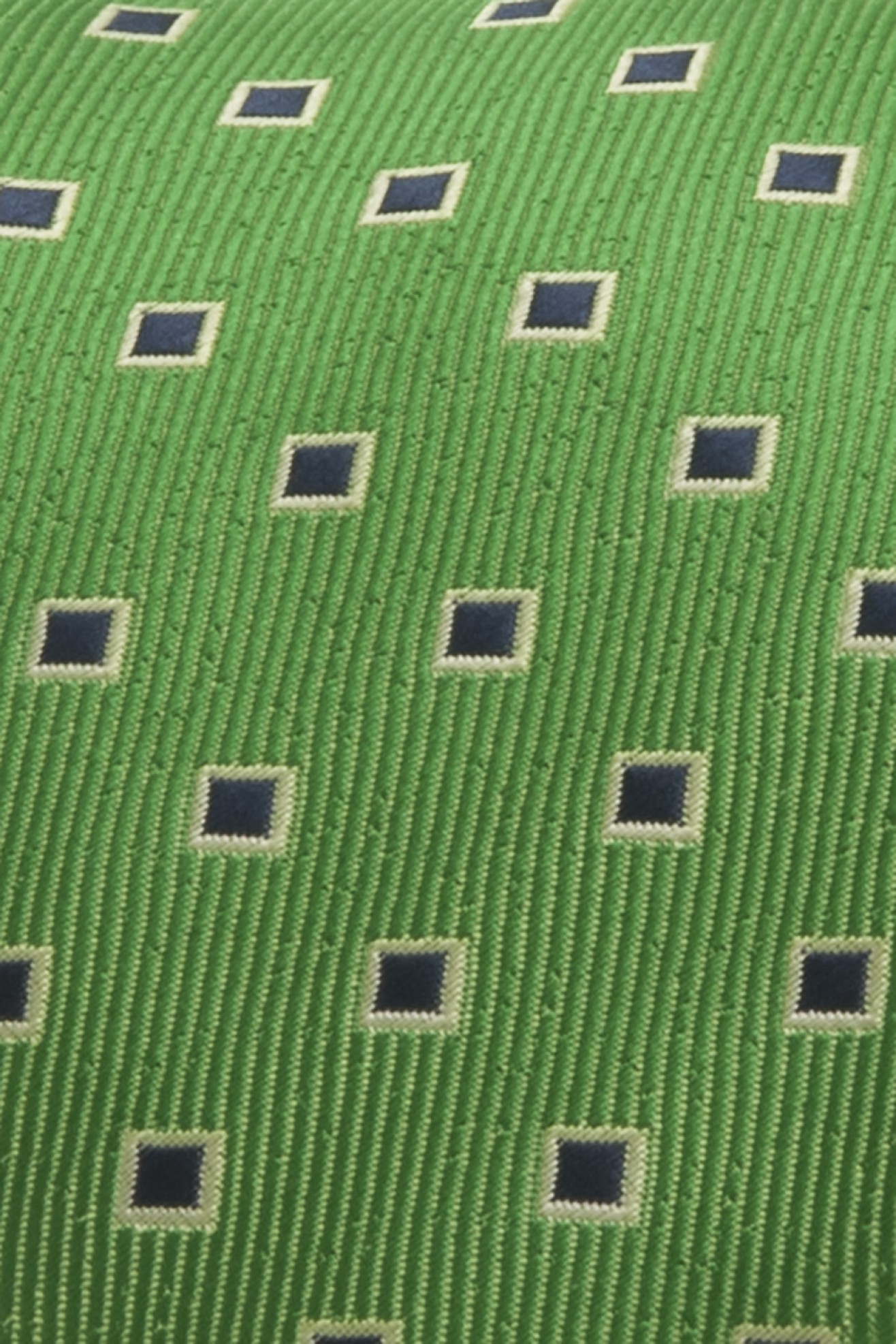 Gravata com padrão de quadrados