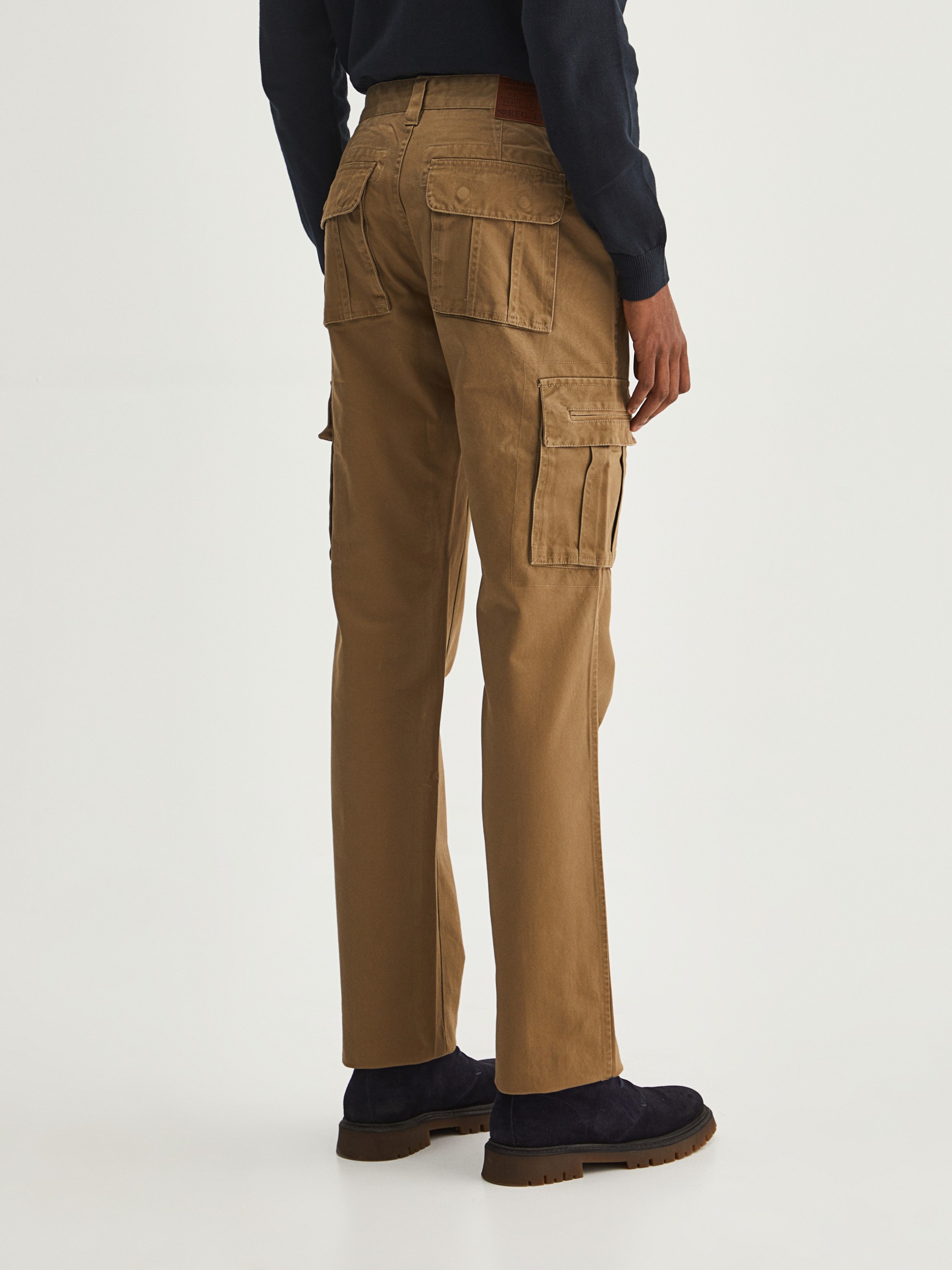 Chinos de corte regular