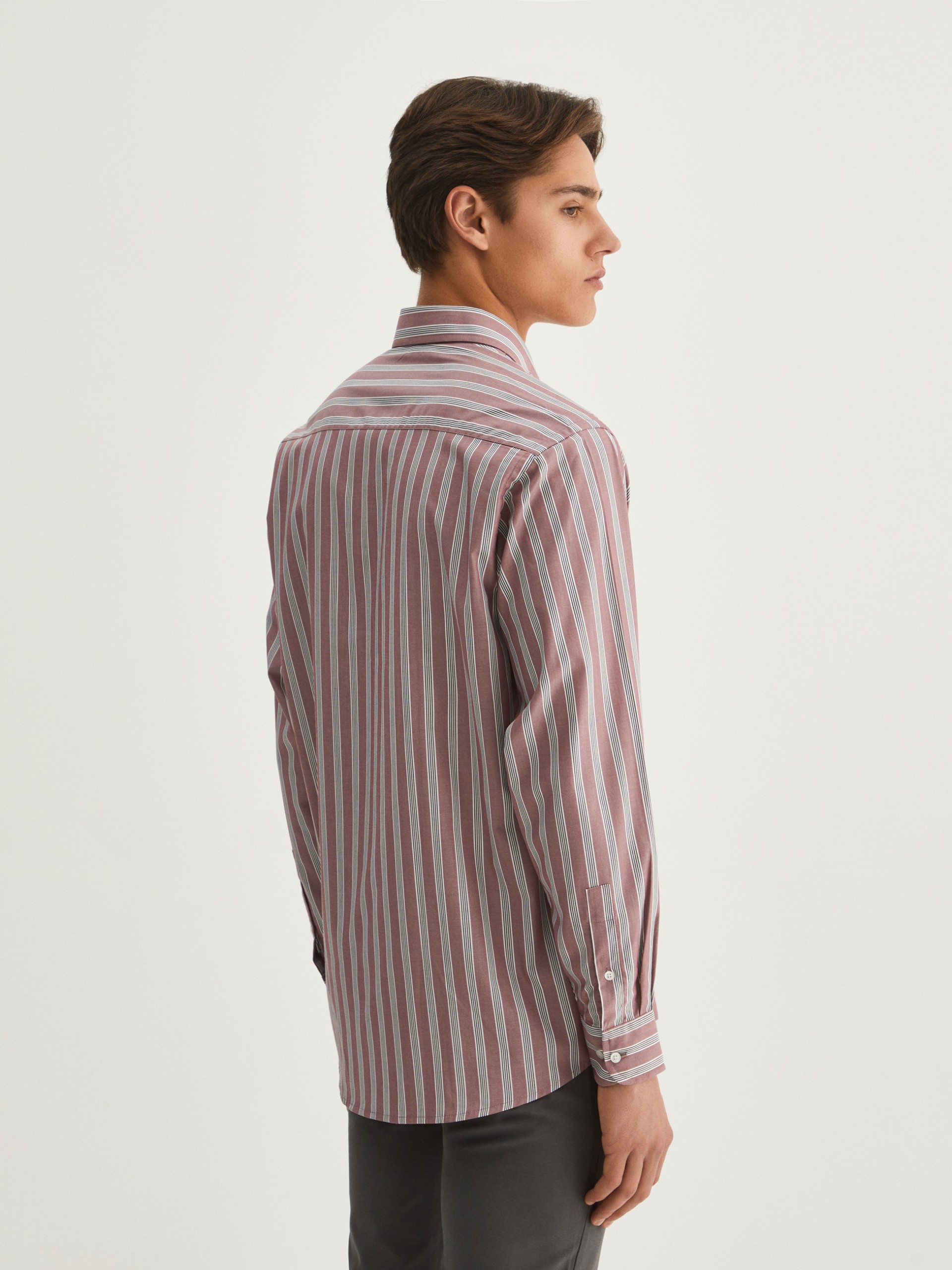 Camisa a rayas regular fit