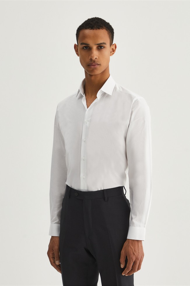 Camisa clásica ajustada Camisa clásica ajustada