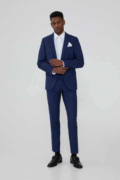 Slim fit plaid suit