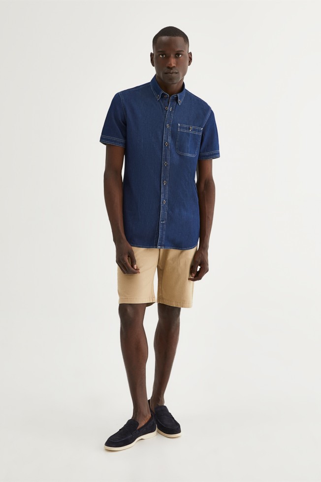 Camisa slim fit manga curta Camisa slim fit manga curta