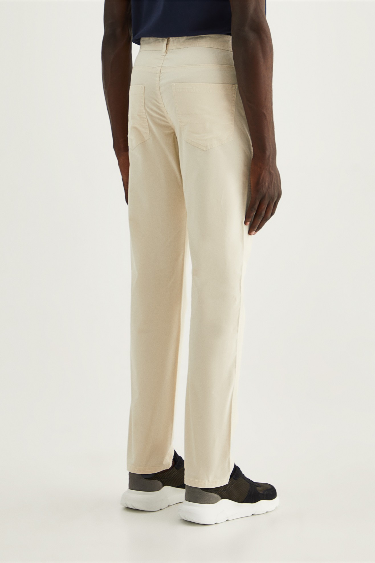 Calça 5 bolsos sarja