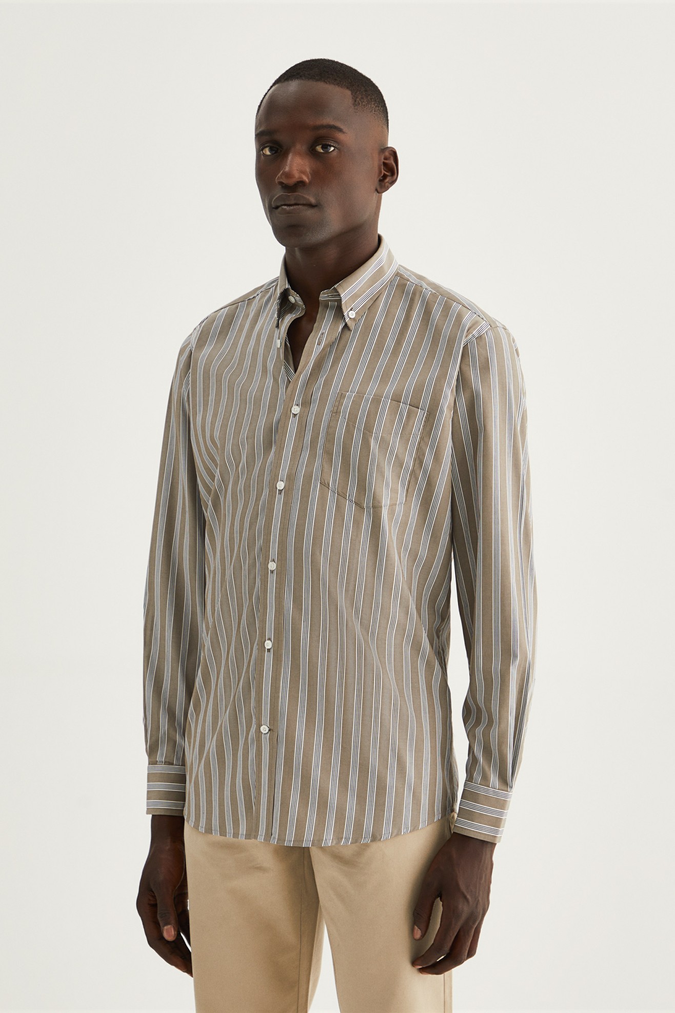 Camisa às riscas regular fit