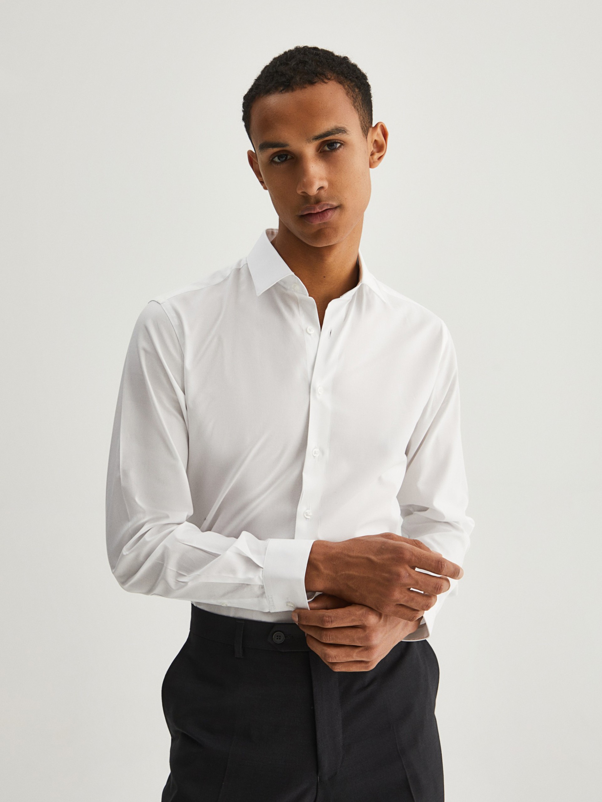 Camisa clásica ajustada