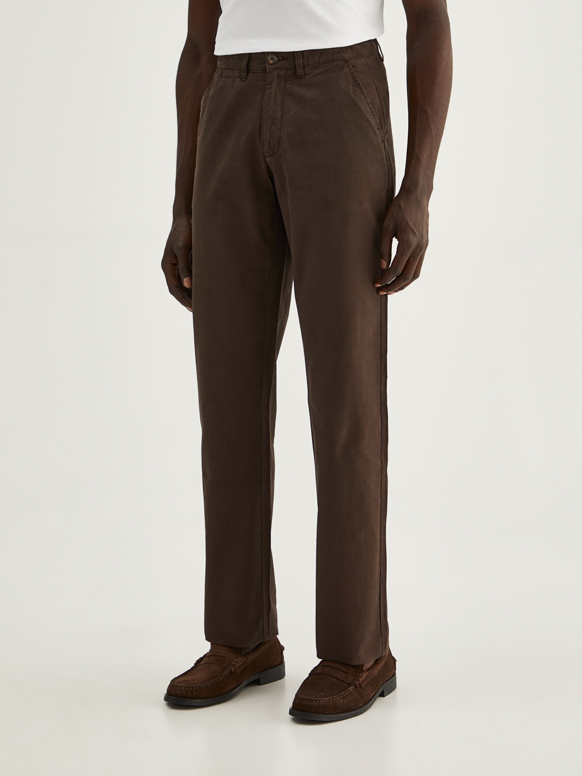 Chinos de corte regular
