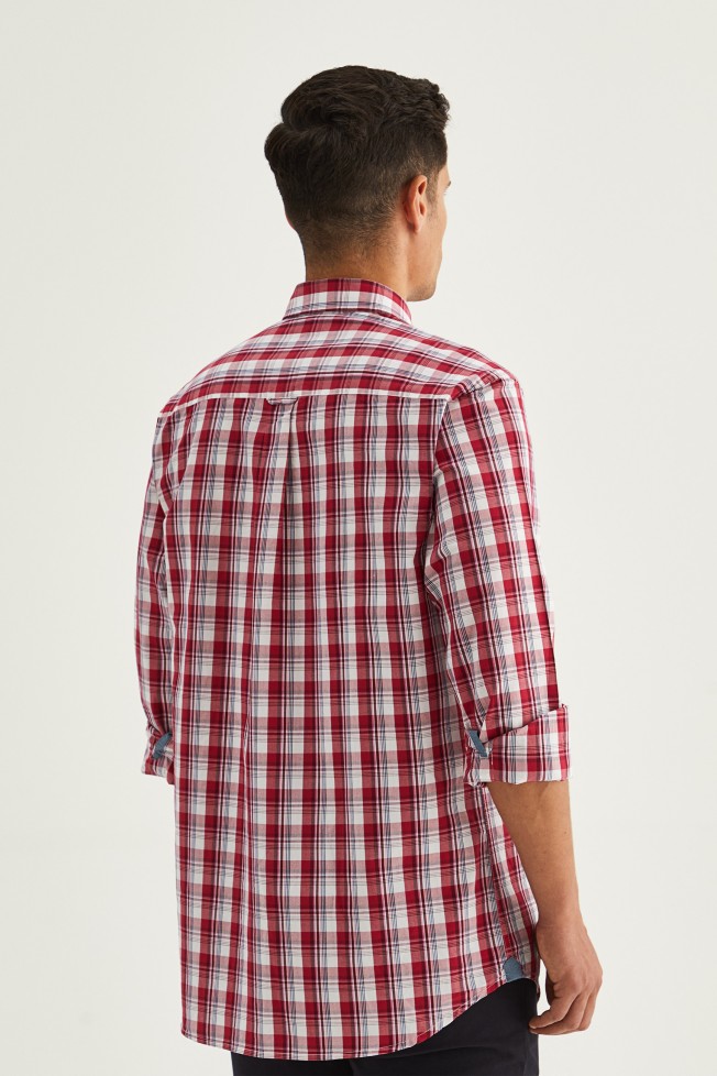 Camisa regular fit a cuadros Camisa regular fit a cuadros
