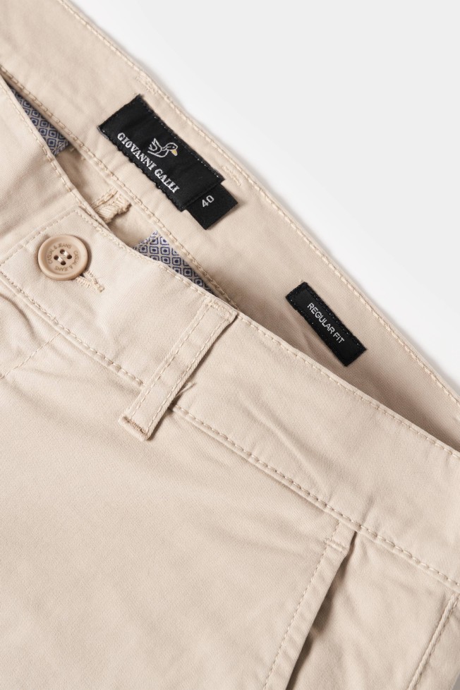 Pantalón chino regular fit Pantalón chino regular fit