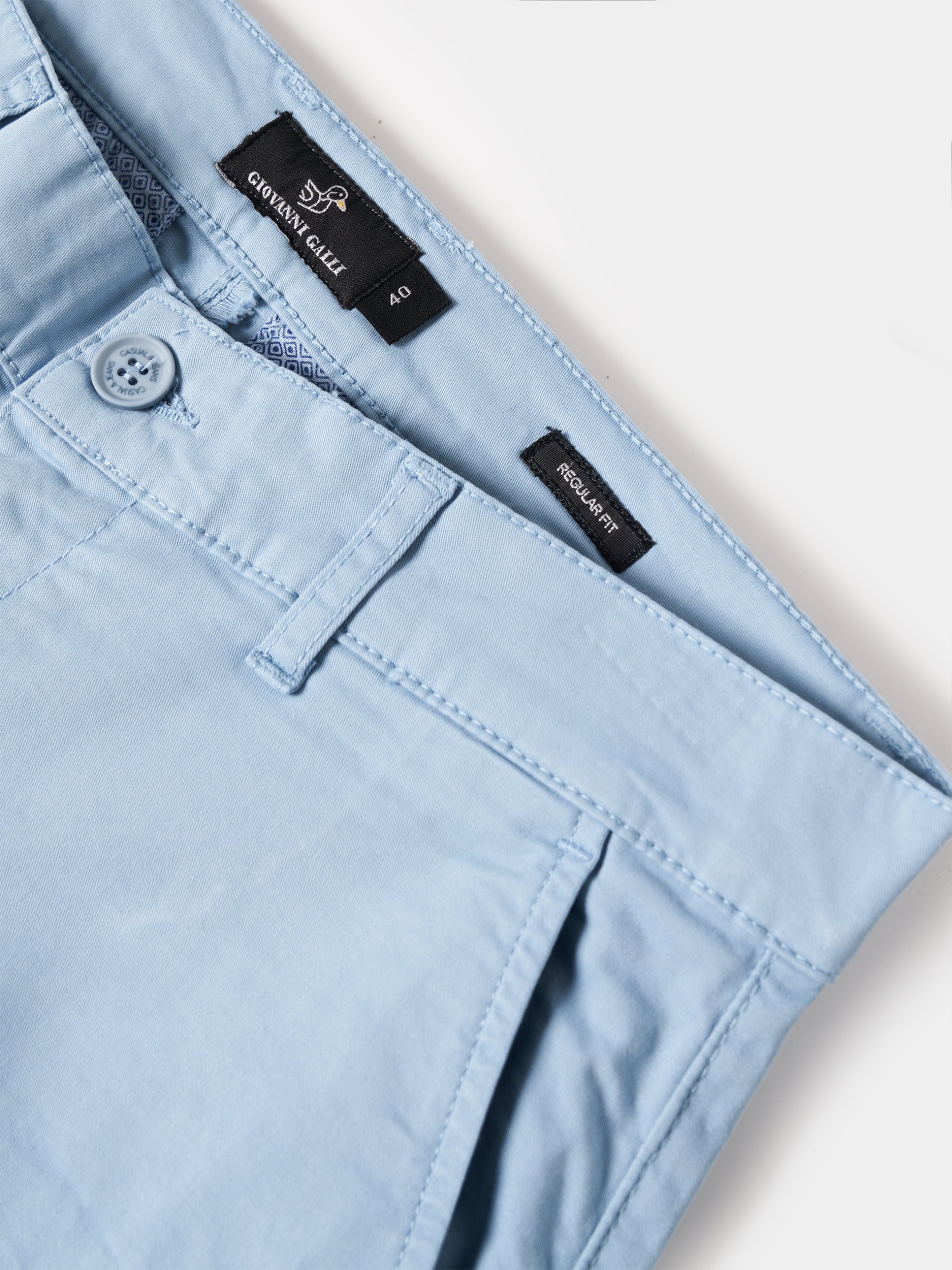 Pantalón chino regular fit