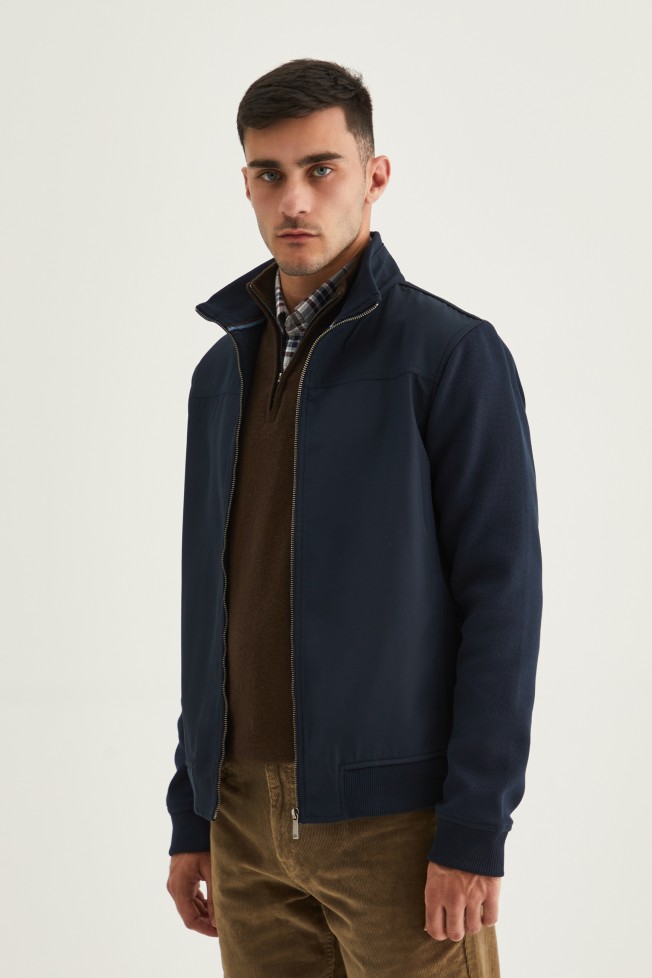 Chaqueta de tejido técnico  Chaqueta de tejido técnico