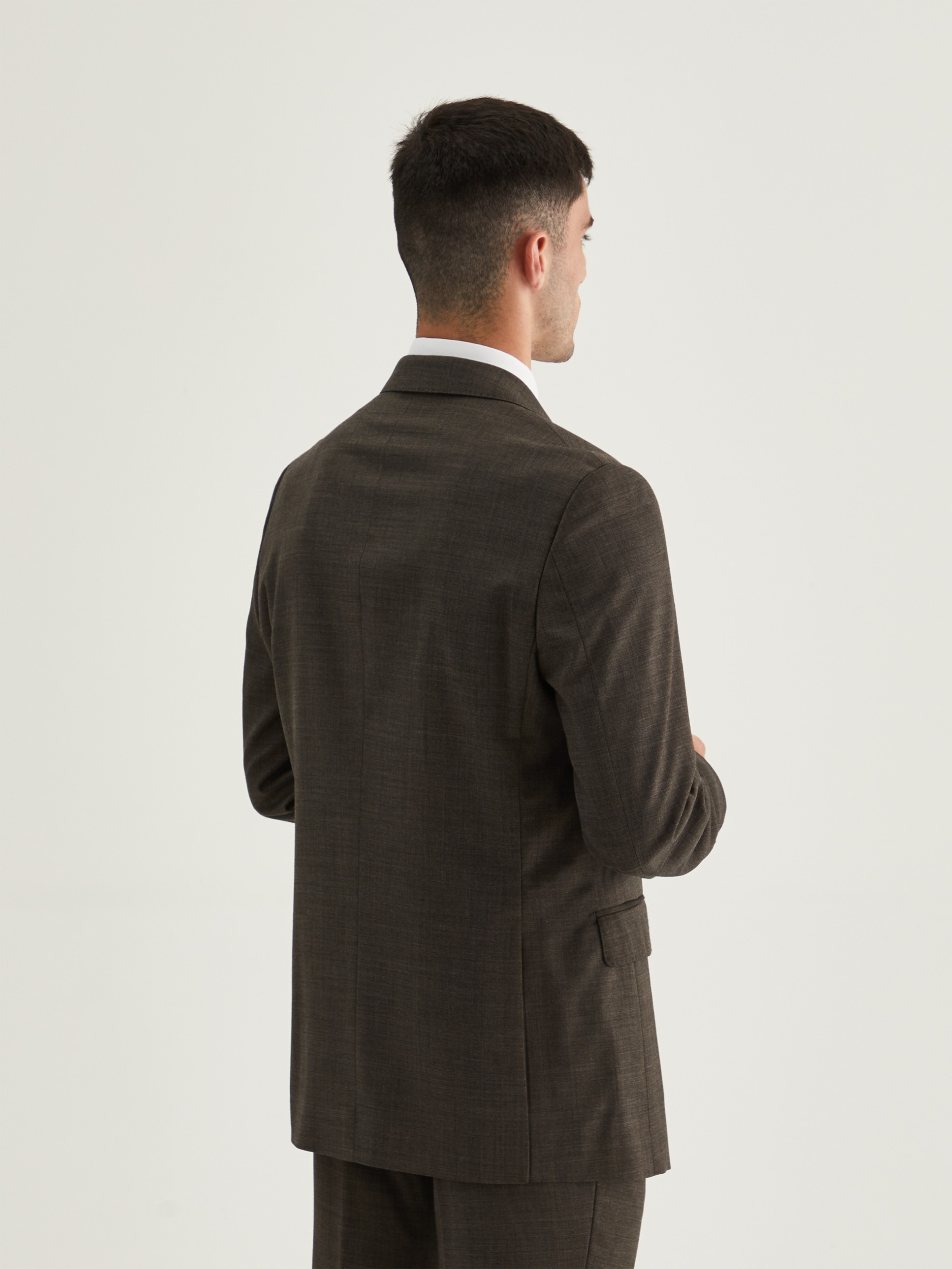 Traje slim fit clásico