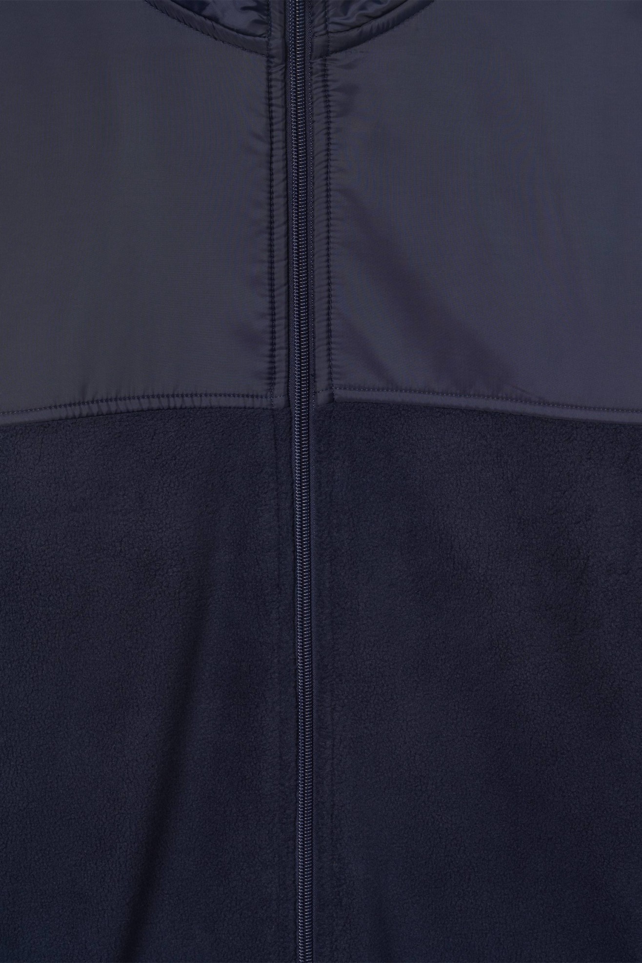 Chaqueta polar con tejido técnico