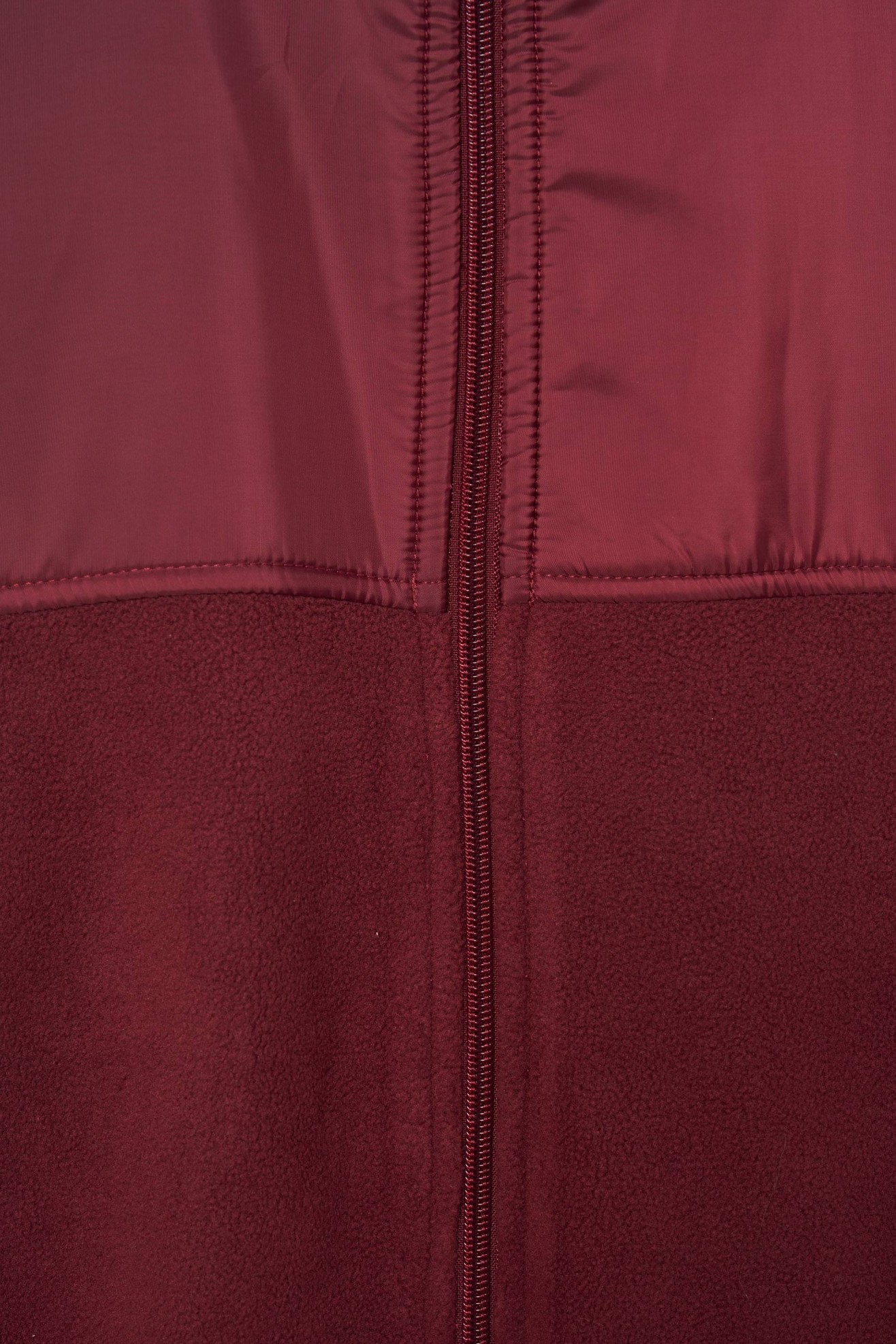 Chaqueta polar con tejido técnico