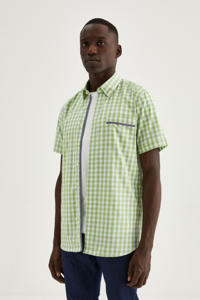 Camisa deportiva ajustada