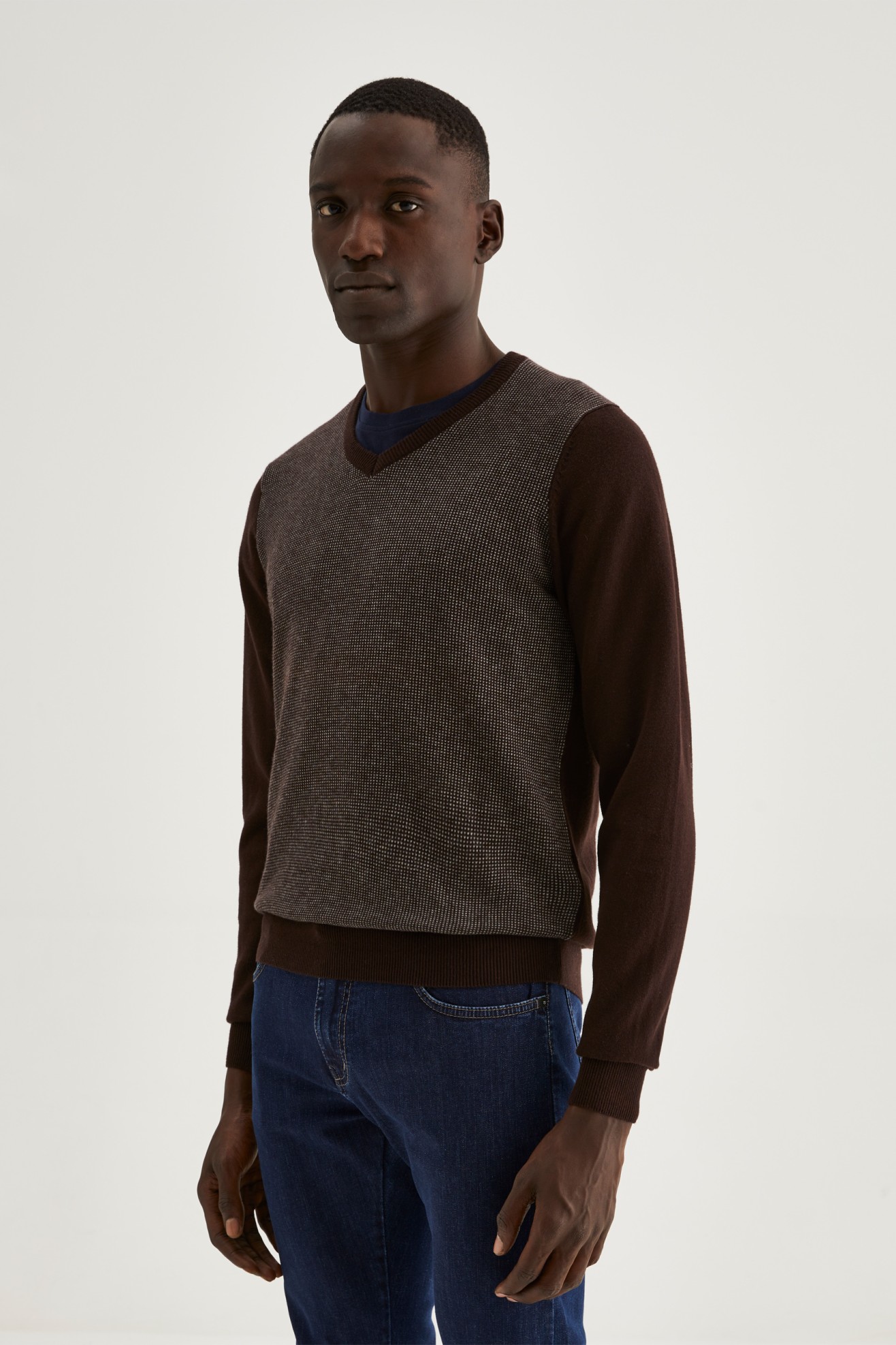 Pullover com decote em V