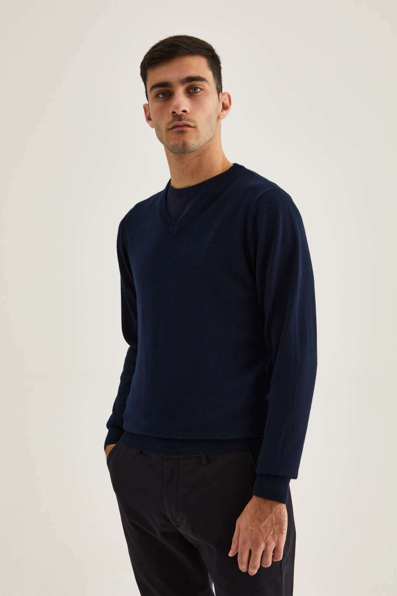 Pullover com decote em V