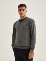 Pullover com decote em V