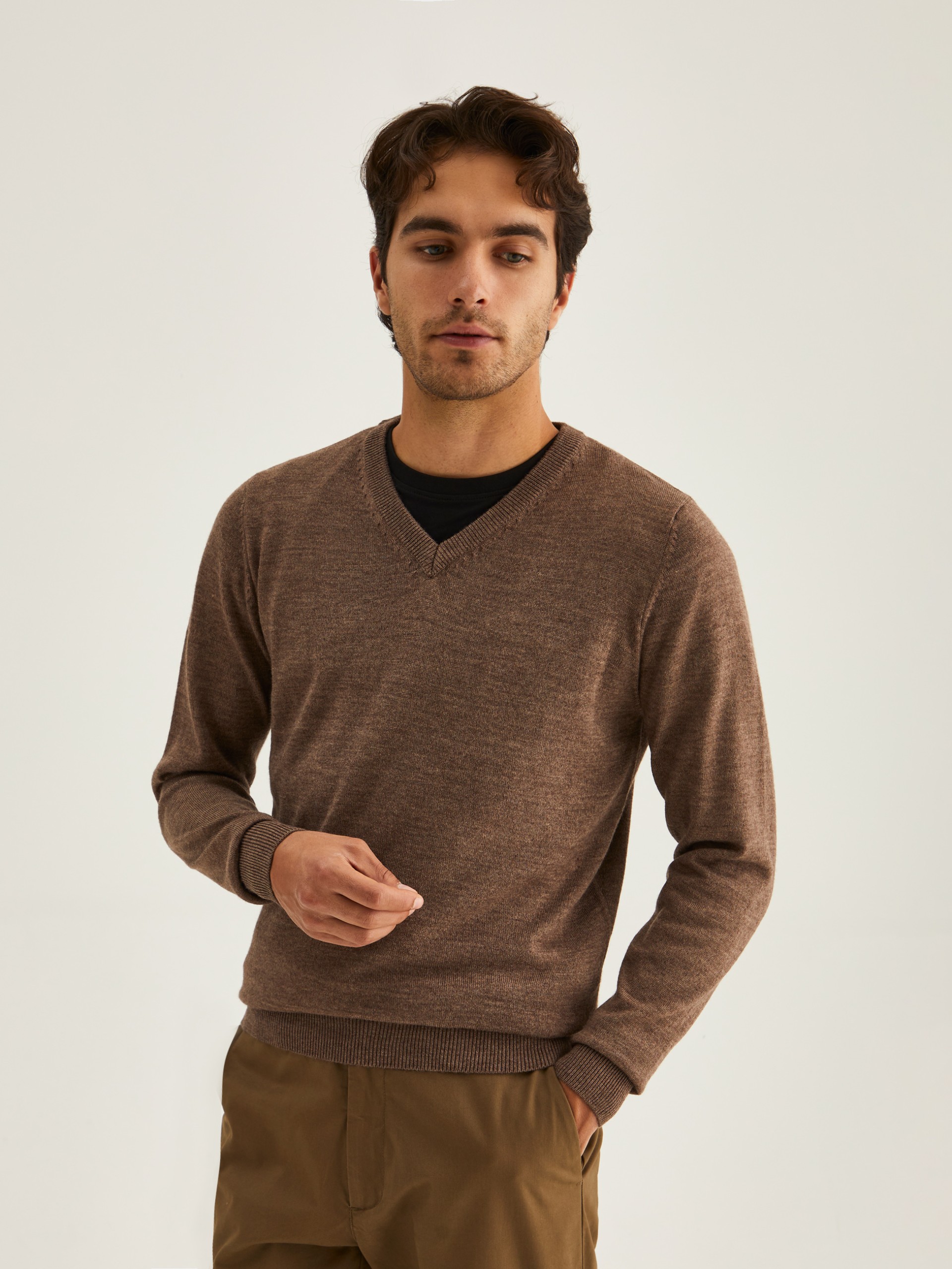 Pullover com decote em V