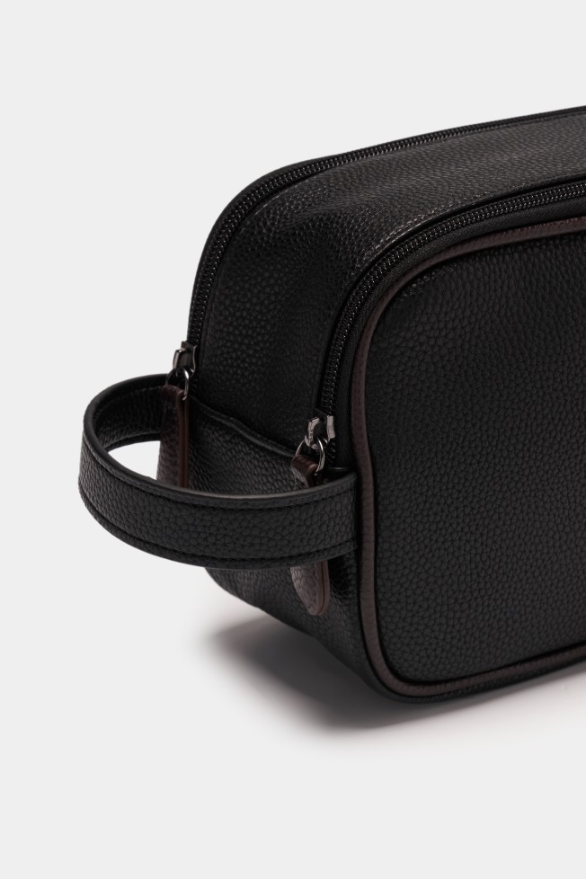 Nécessaire Nécessaire