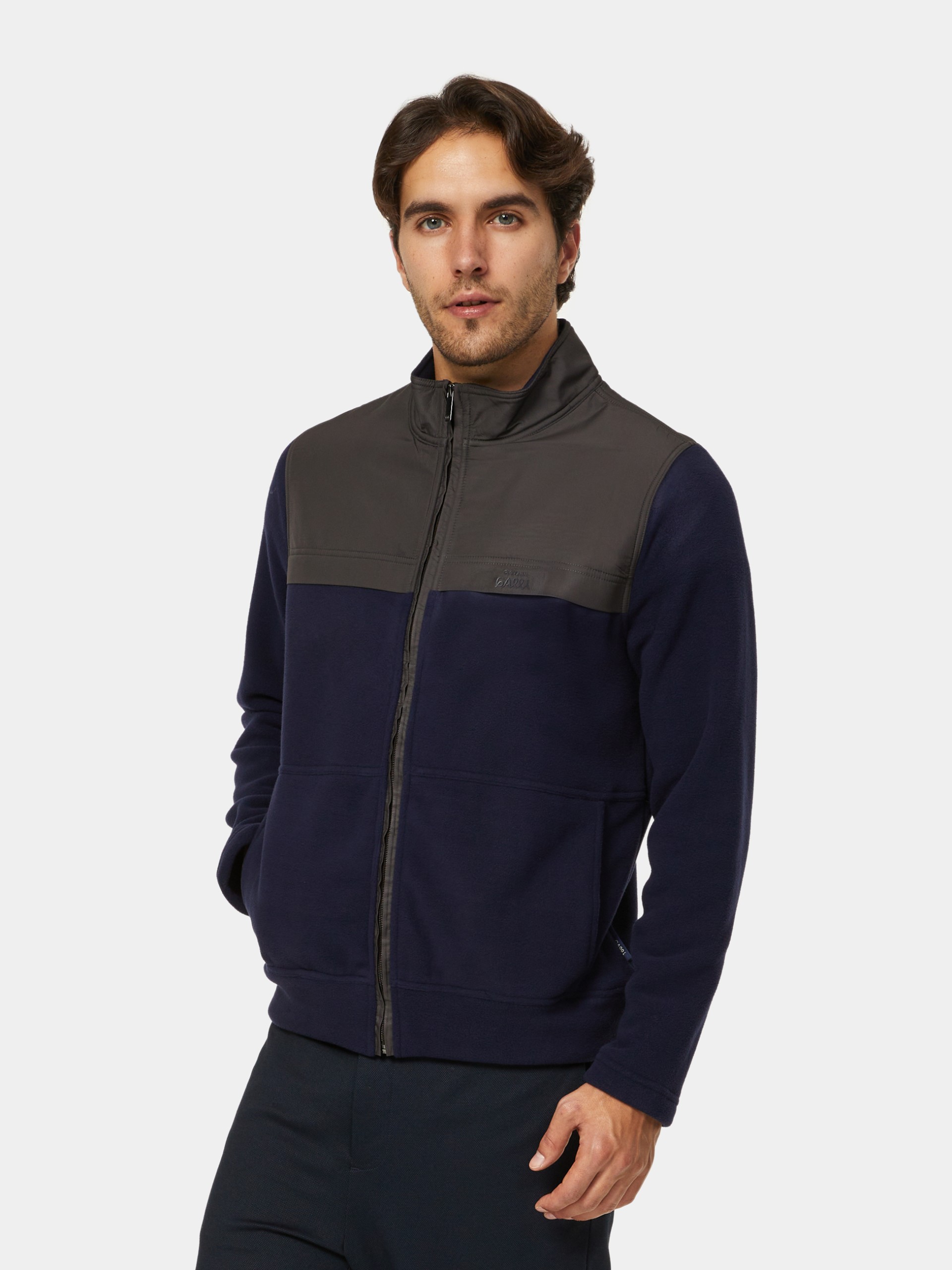 Chaqueta de cuello alto combinada