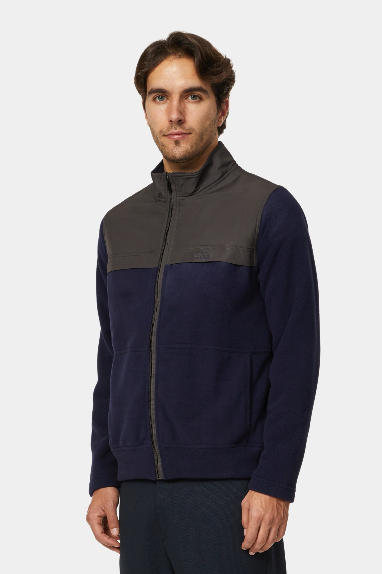 Chaqueta de cuello alto combinada