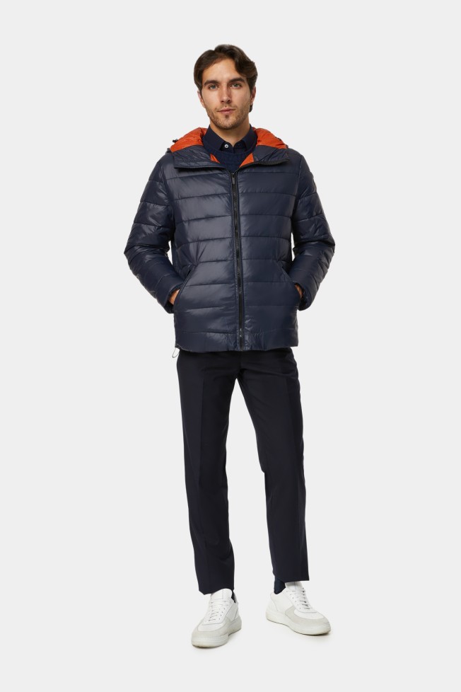 Chaqueta acolchada con capucha  Chaqueta acolchada con capucha