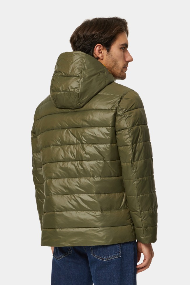 Chaqueta acolchada con capucha  Chaqueta acolchada con capucha