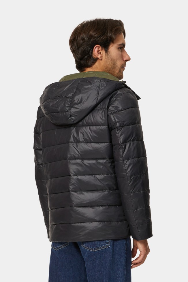 Chaqueta acolchada con capucha  Chaqueta acolchada con capucha