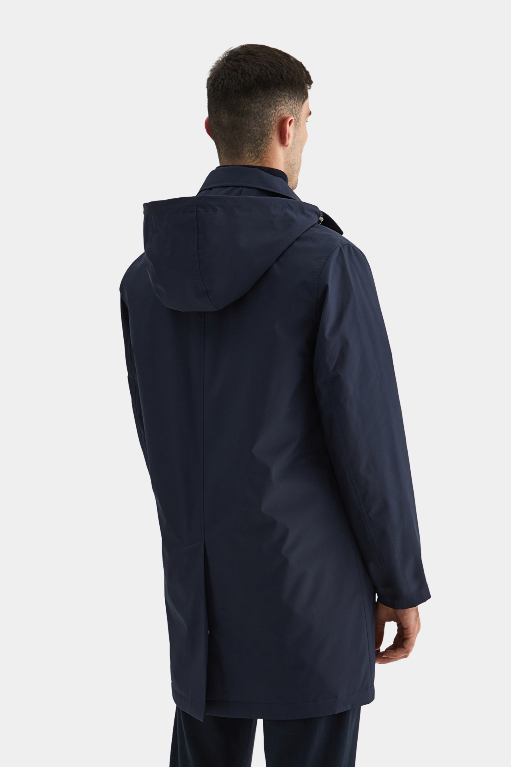 Gabardina impermeable con capucha