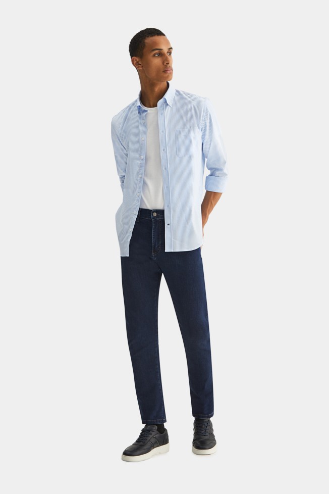 Camisa regular fit às riscas Camisa regular fit às riscas