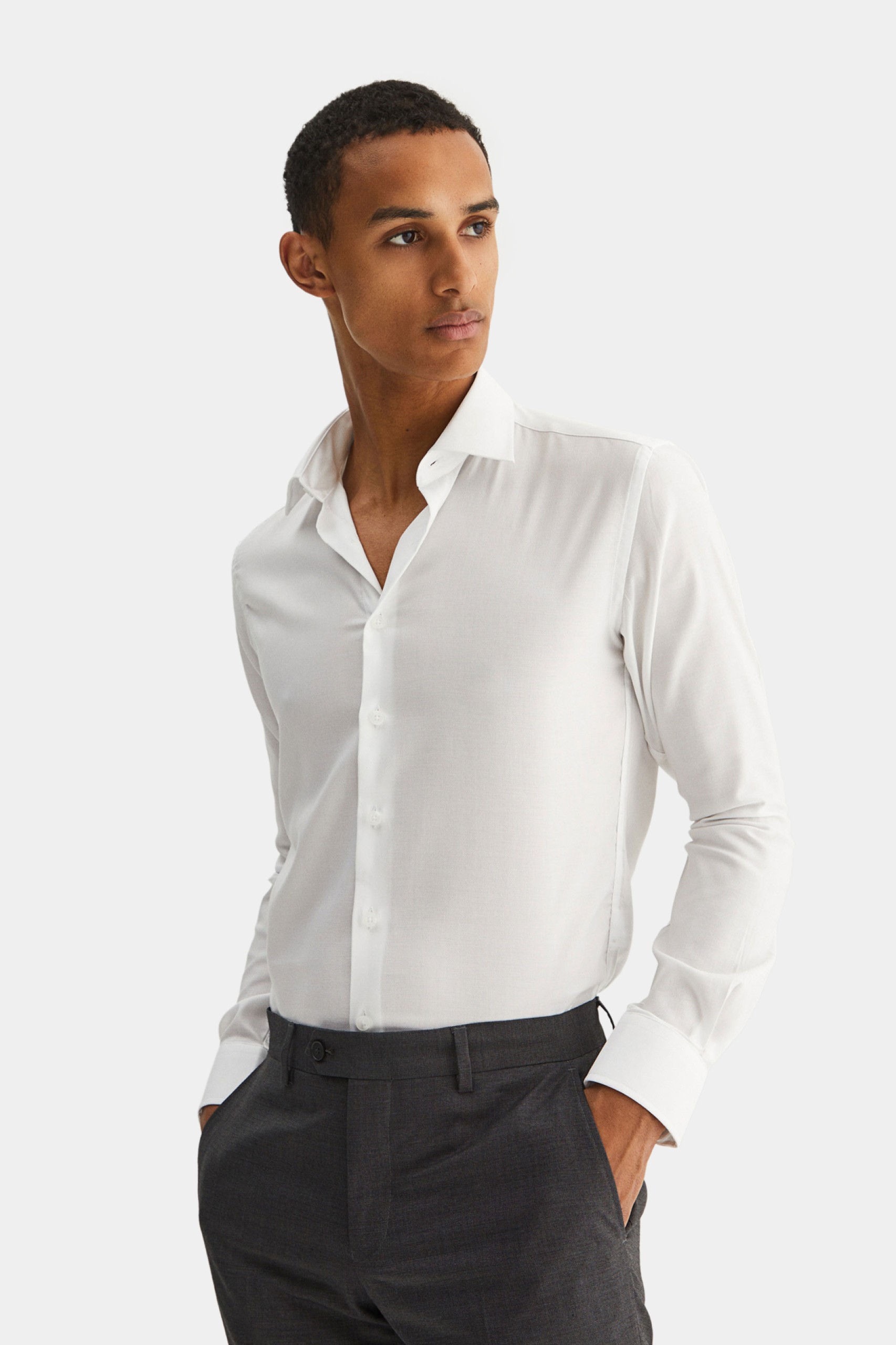 Camisa clásica ajustada