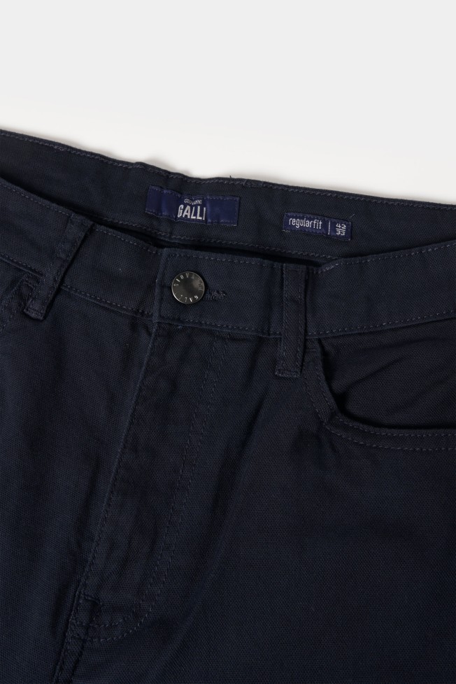 Pantalón regular fit 5 bolsillos  Pantalón regular fit 5 bolsillos