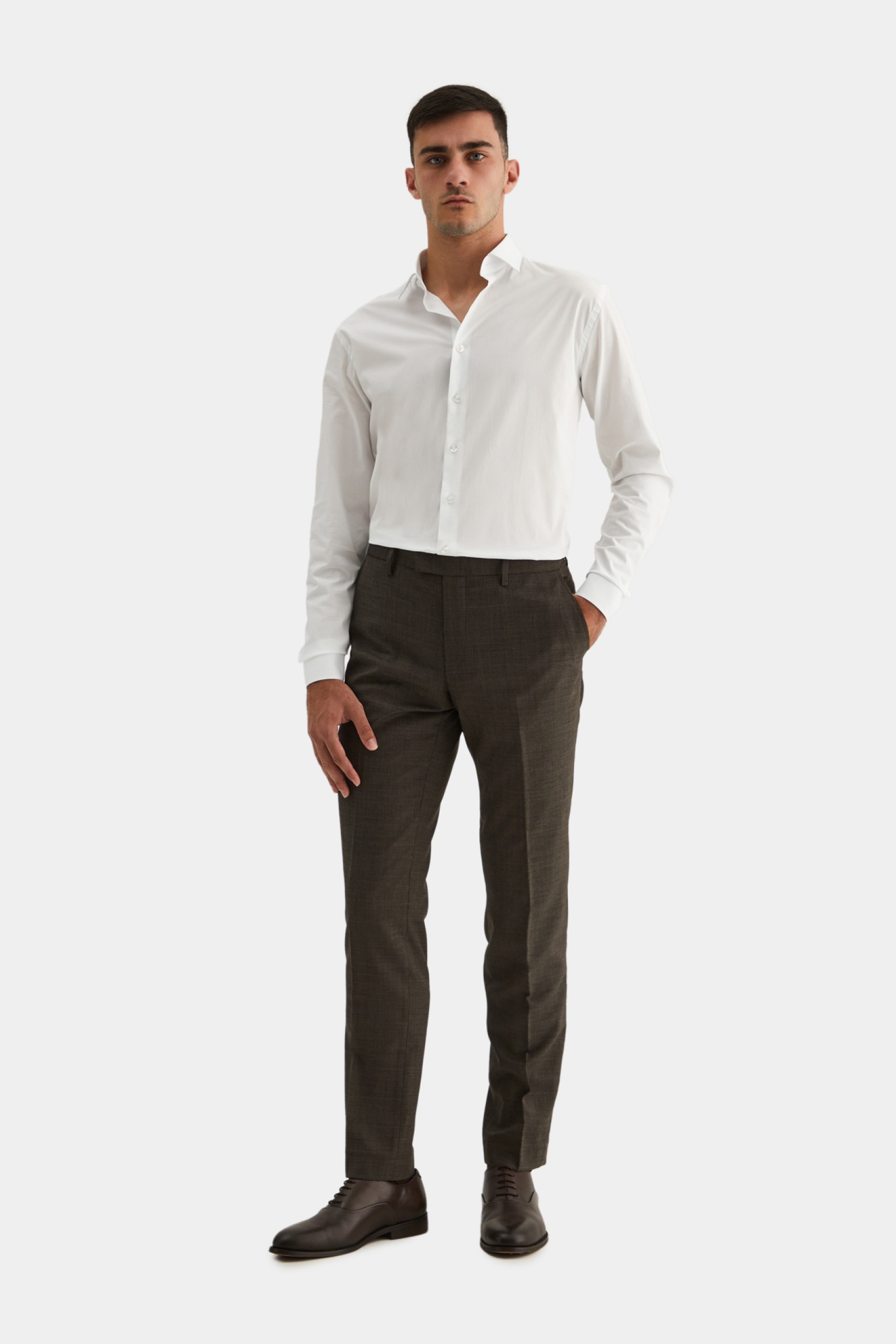 Camisa clásica slim fit easy iron