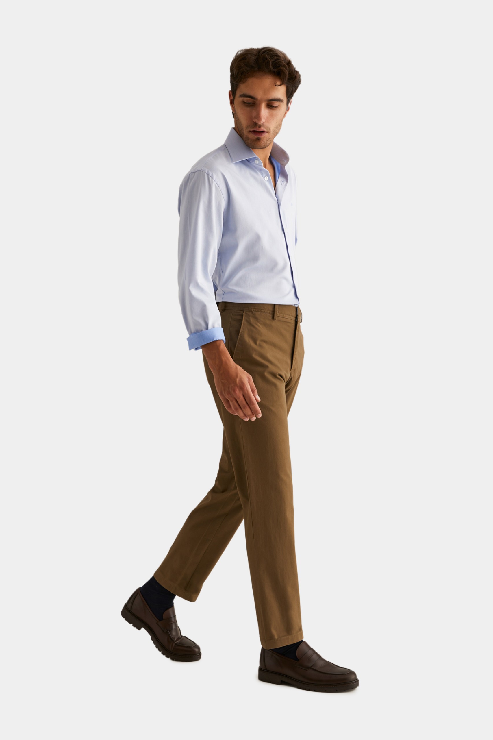 Chinos de corte regular