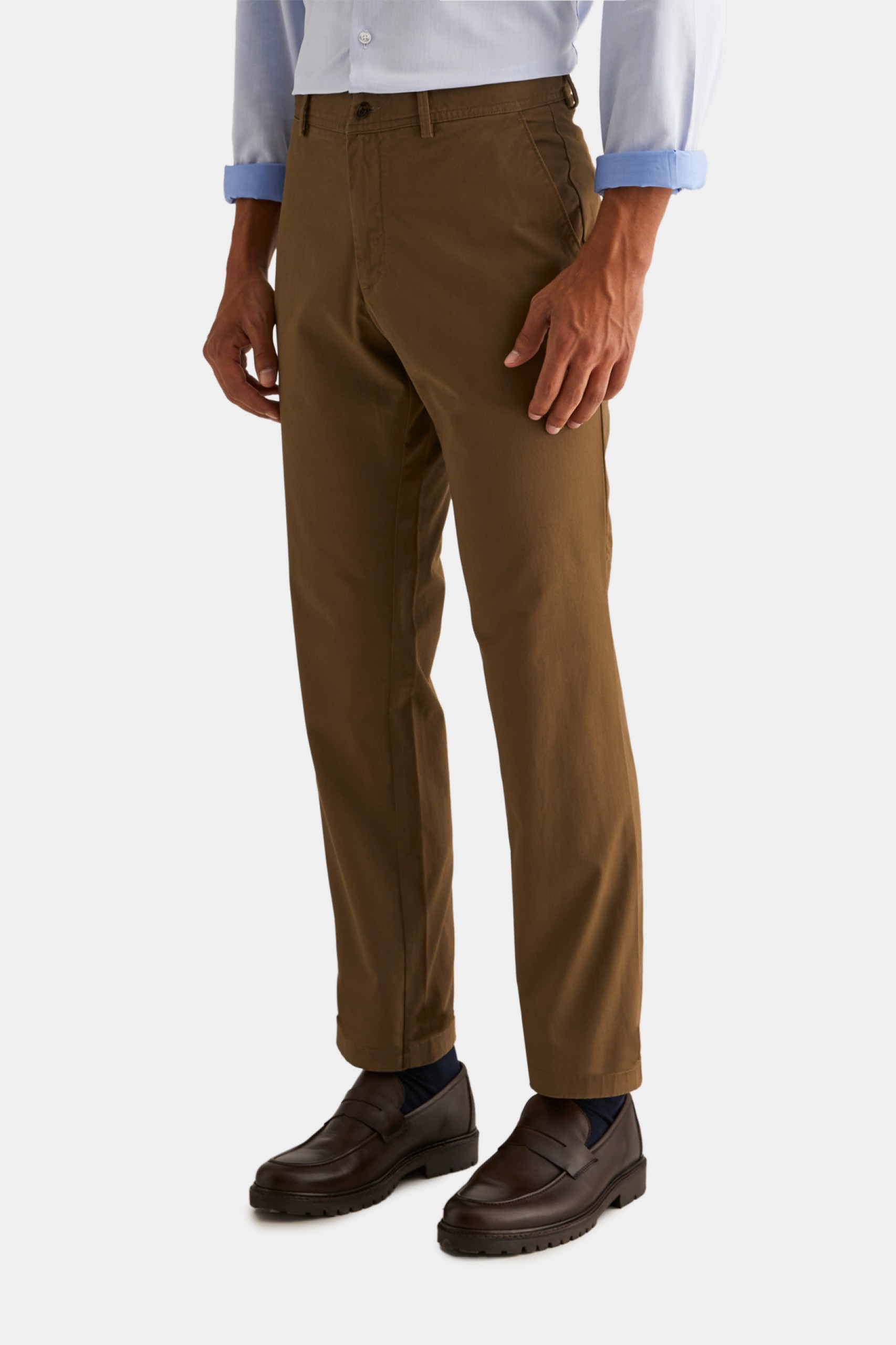 Chinos de corte regular